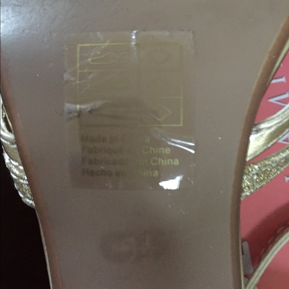 Gold ‘touch ups’ kitten heels - sz 5.5 - Picture 7 of 8